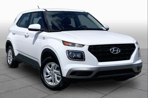 Lunar White 2025 Hyundai VENUE SE