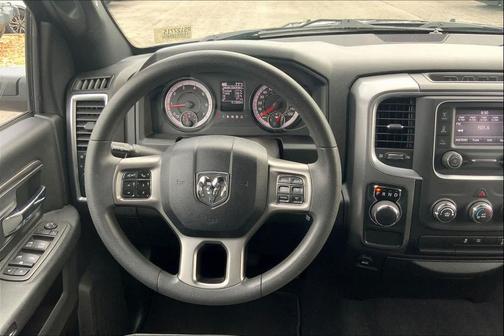 2024 RAM 1500 Classic Warlock Crew Cab 4x2 5'7' Box