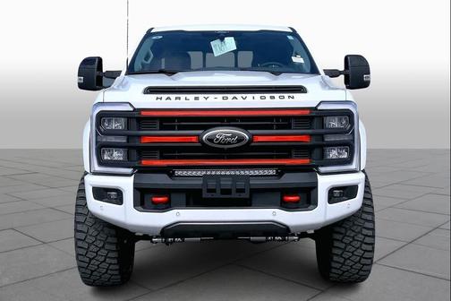 Oxford White 2026 Ford F-250 Lariat