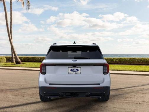 Space White Metallic 2026 Ford Explorer ST-Line