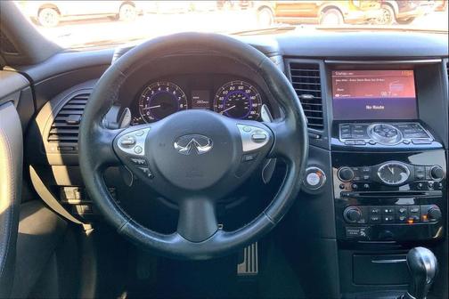 2015 INFINITI QX70 Base