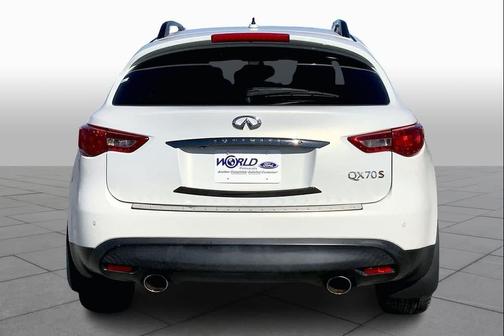 2015 INFINITI QX70 Base