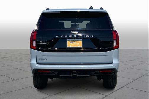 Glacier Gray Metallic TriCoat 2025 Ford Expedition Active