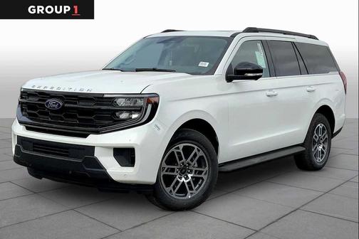 Star White Metallic Tri-Coat 2026 Ford Expedition Active