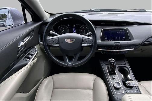 Radiant Silver Metallic 2020 Cadillac XT4 Premium Luxury