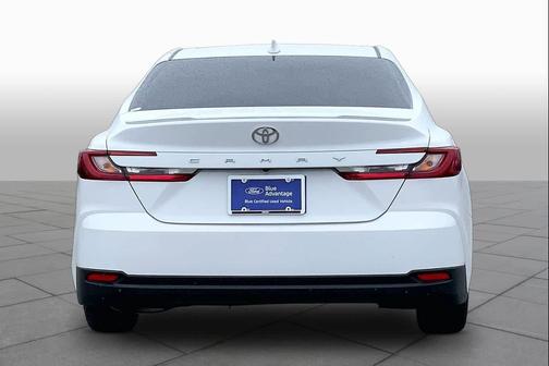 Ice Cap 2025 Toyota Camry LE