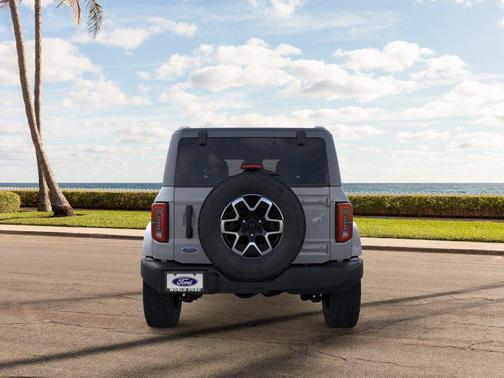 Avalanche Gray 2026 Ford Bronco Outer Banks