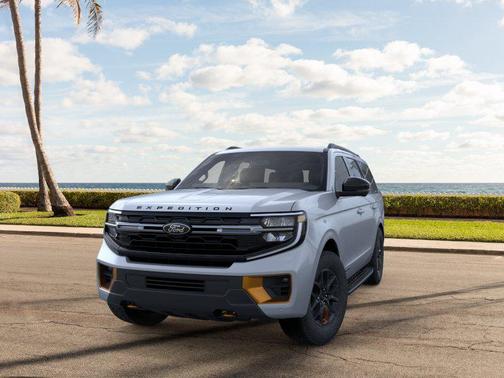 Glacier Gray Metallic Tri-Coat 2026 Ford Expedition Tremor