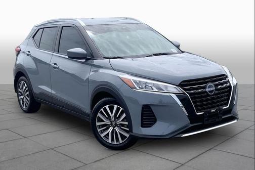 Boulder Gray Pearl 2023 Nissan Kicks SV
