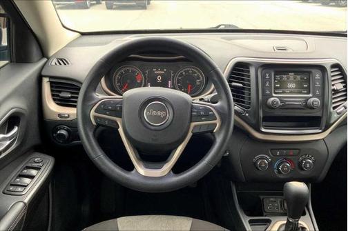 2016 Jeep Cherokee Sport