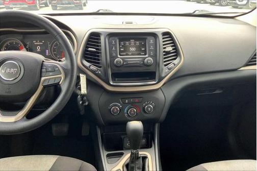 2016 Jeep Cherokee Sport