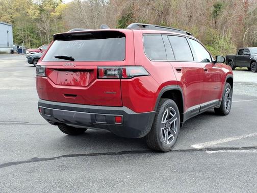 Red Hot Pearlcoat 2026 Jeep Cherokee Laredo 4x4