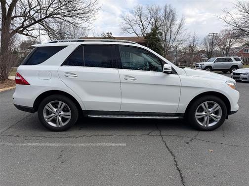 White 2015 Mercedes-Benz M-Class ML 350