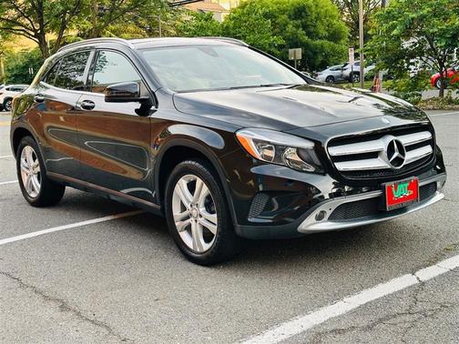 2017 Mercedes-Benz GLA 250 Base 4MATIC