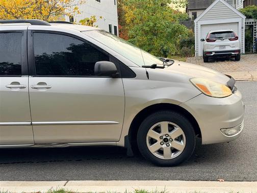 2005 Toyota Sienna CE
