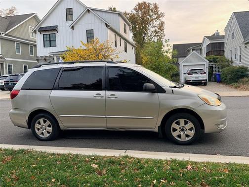 2005 Toyota Sienna CE