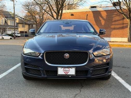 2017 Jaguar XE 25t
