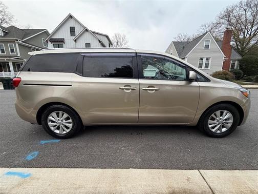 2016 Kia Sedona LX