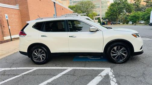 Pearl White 2016 Nissan Rogue SL