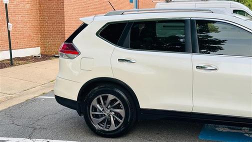 Pearl White 2016 Nissan Rogue SL