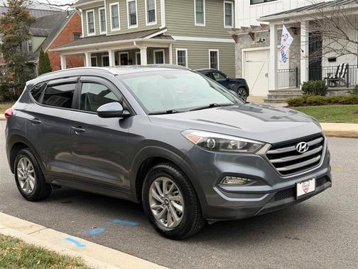 2016 Hyundai TUCSON SE