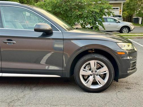 2018 Audi Q5 2.0T Premium Plus