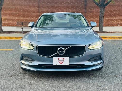 2018 Volvo S90 T5 Momentum