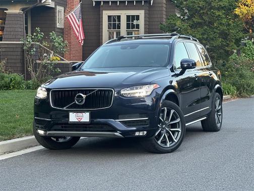 2019 Volvo XC90 T6 Momentum