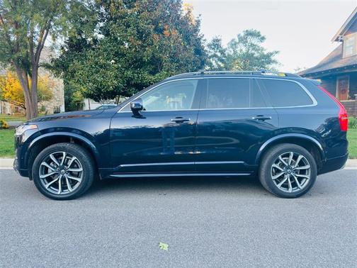 2019 Volvo XC90 T6 Momentum