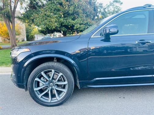 2019 Volvo XC90 T6 Momentum