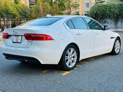 2017 Jaguar XE 25t Premium