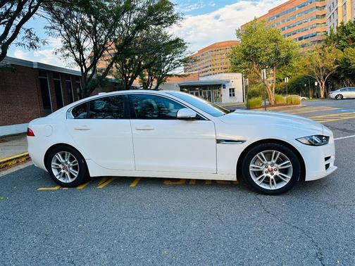 2017 Jaguar XE 25t Premium