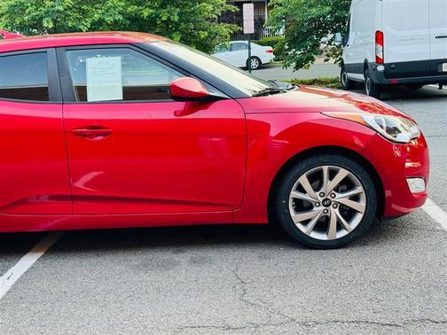 2017 Hyundai Veloster Base