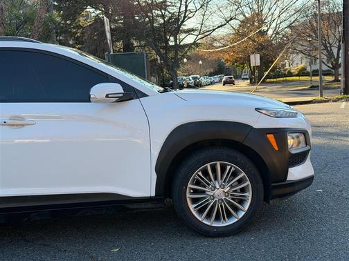 2021 Hyundai KONA SEL
