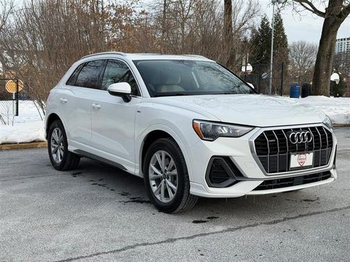 2022 Audi Q3 45 S line Premium