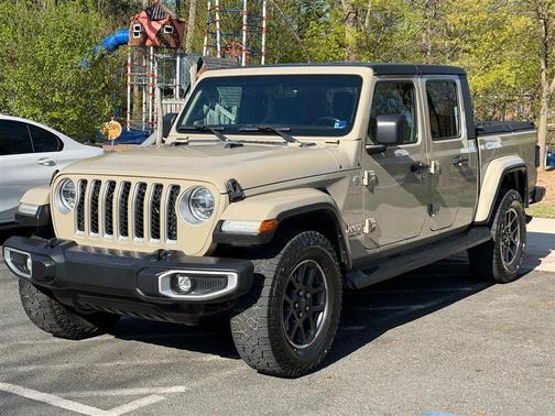 Tan 2022 Jeep Gladiator Overland