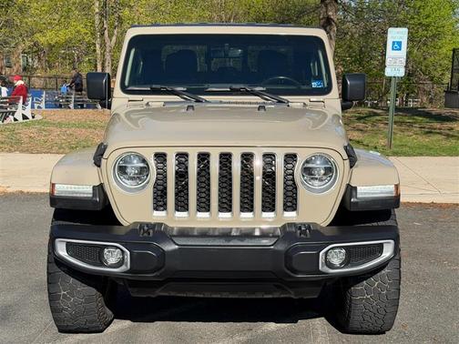 Tan 2022 Jeep Gladiator Overland