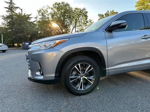 2017 Toyota Highlander LE