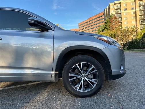 2017 Toyota Highlander LE