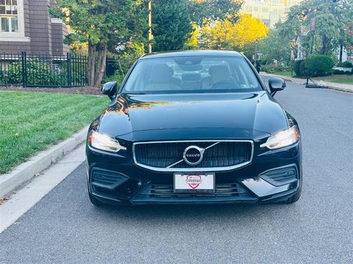 2019 Volvo S60 T5 Momentum