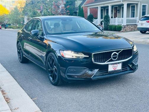2019 Volvo S60 T5 Momentum