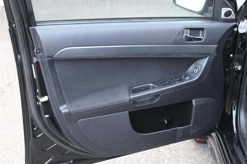Photo 2 of 28 of 2009 Mitsubishi Lancer Ralliart