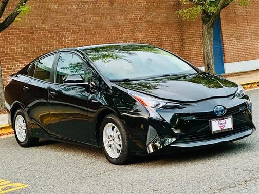 2018 Toyota Prius TWO/TWO ECO/THREE/THREE TOURING/FOUR/FOUR TOURING/