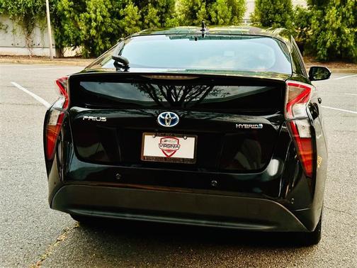 2018 Toyota Prius TWO/TWO ECO/THREE/THREE TOURING/FOUR/FOUR TOURING/