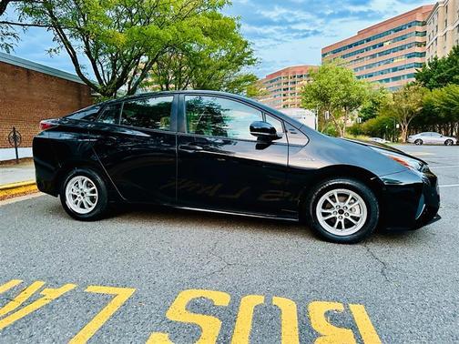 2018 Toyota Prius TWO/TWO ECO/THREE/THREE TOURING/FOUR/FOUR TOURING/