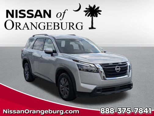 Brilliant Silver Metallic 2025 Nissan Pathfinder SV