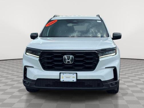Platinum White Pearl 2023 Honda Pilot Sport