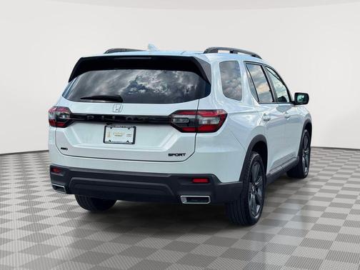 Platinum White Pearl 2023 Honda Pilot Sport