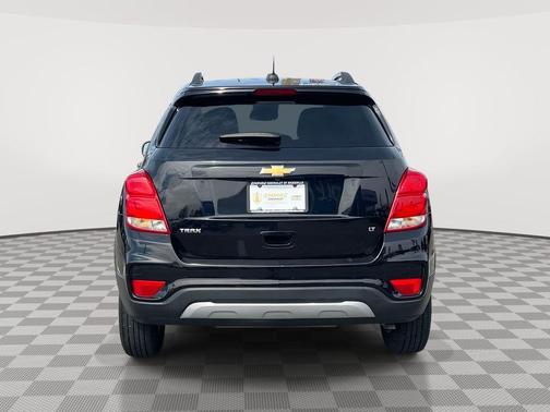 Mosaic Black Metallic 2020 Chevrolet Trax LT