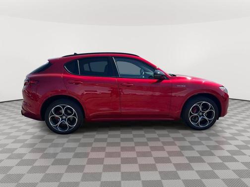 Rosso 2023 Alfa Romeo Stelvio Veloce